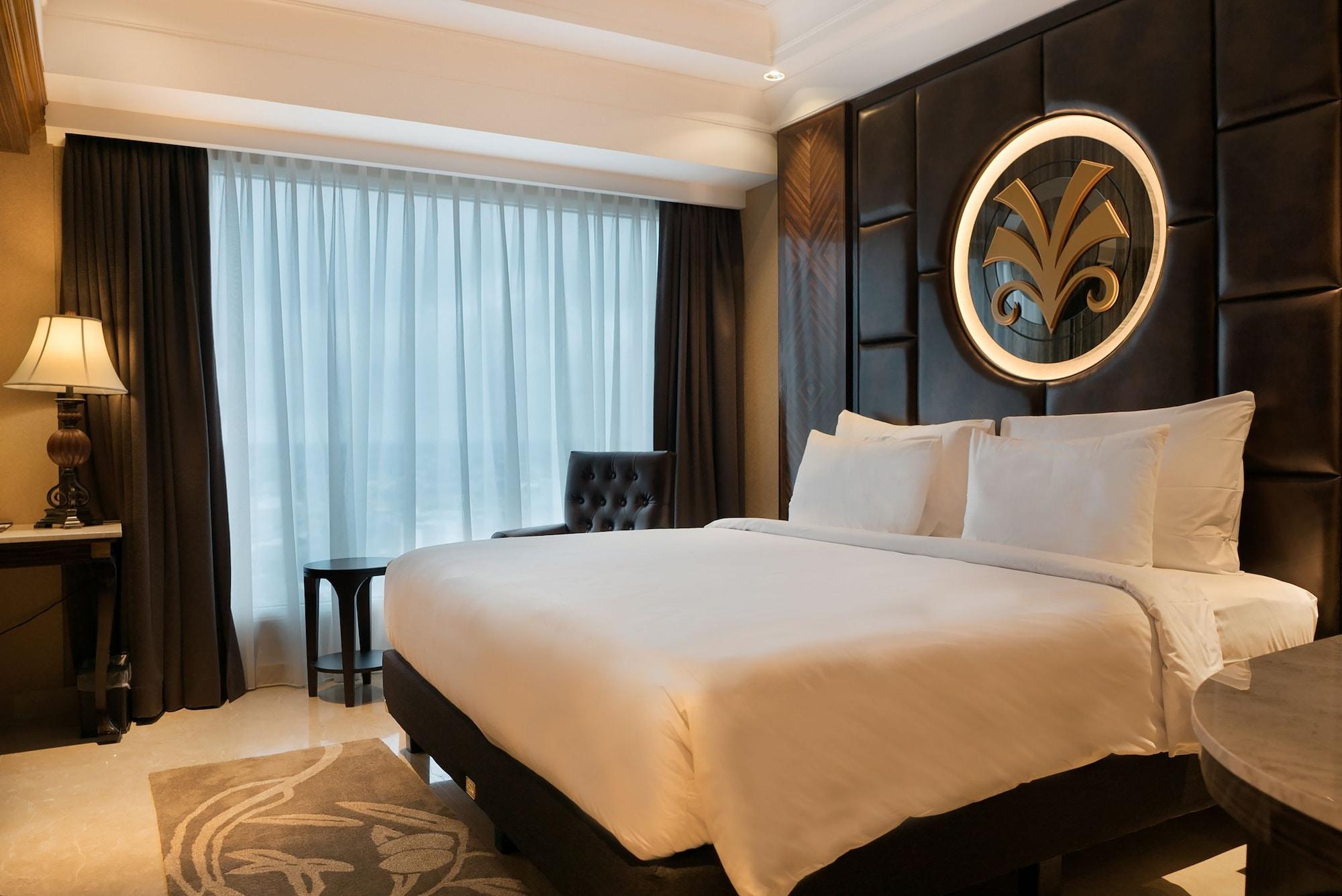 Myko Hotel & Convention Center Makassar Exterior photo