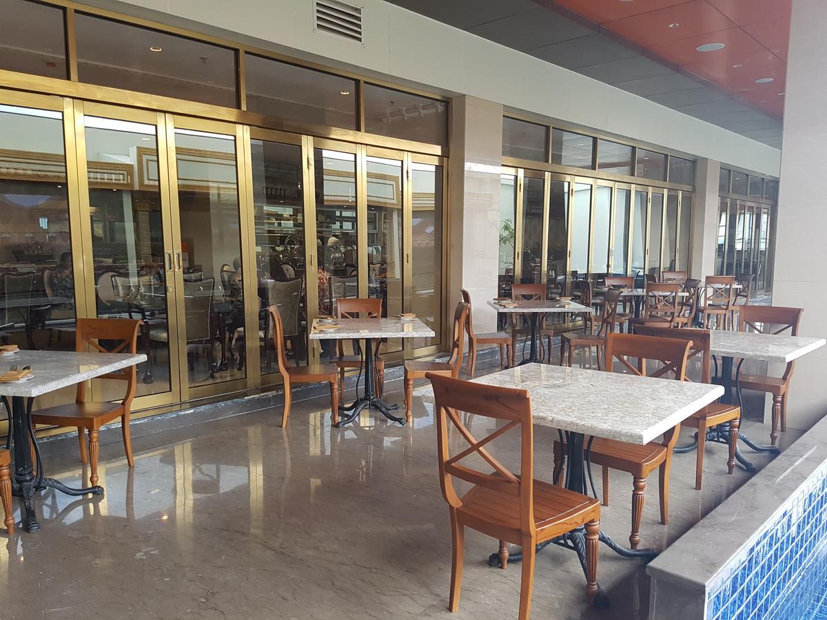 Myko Hotel & Convention Center Makassar Exterior photo