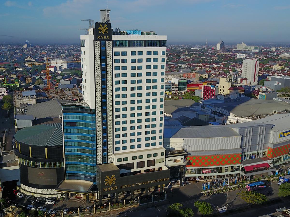 Myko Hotel & Convention Center Makassar Exterior photo